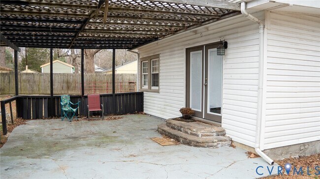 Building Photo - 2731 Parkdale Rd