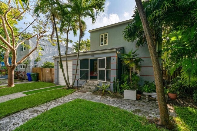 Building Photo - 970 NW 10th Ave