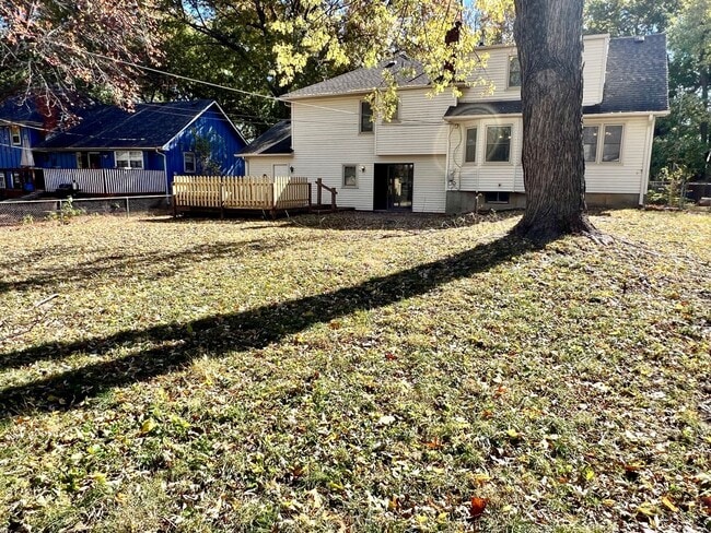 Building Photo - Amazing 4 Bedroom Home!