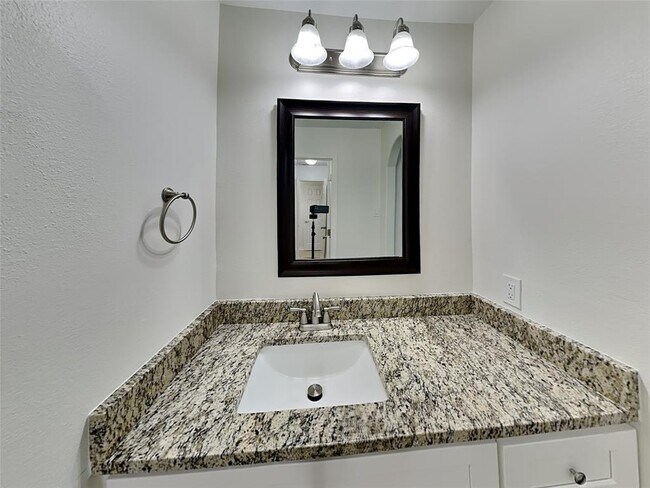 Building Photo - 6434 Tea Tree Dr