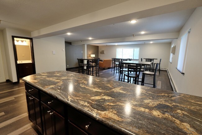 Building Photo - Dupont Ave Apartments | 3513