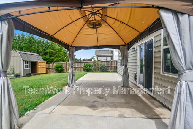Building Photo - 126 Daniels Creek Cir