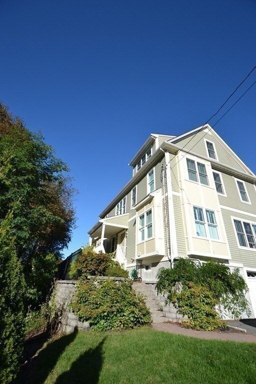 Building Photo - 11 Tufts Rd