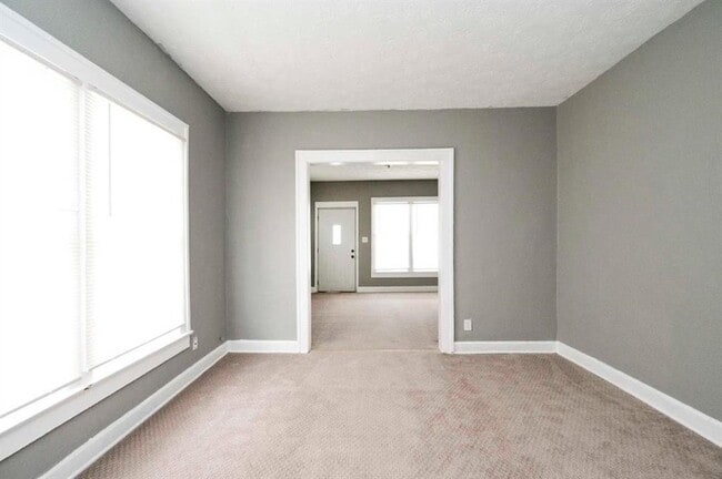 Building Photo - 2917 E Michigan St