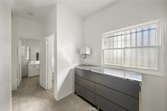 Building Photo - 31877 Circle Dr