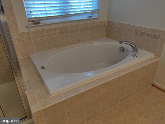 Building Photo - 4638 Odessa Dr