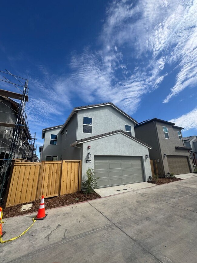 Building Photo - 2814 Stargaze Ln