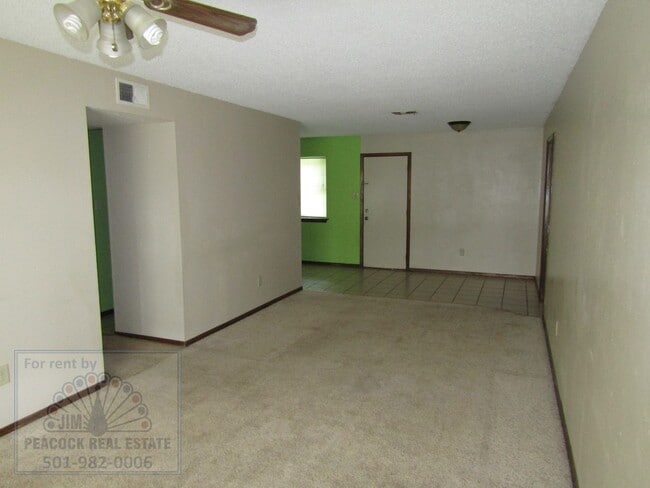 Primary Photo - 513 King Pl