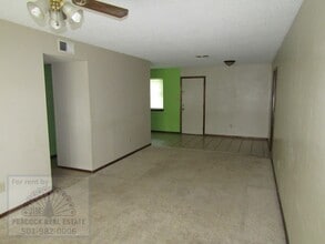 Building Photo - 513 King Pl