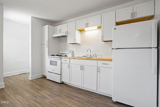 Building Photo - 1208 S 9th St