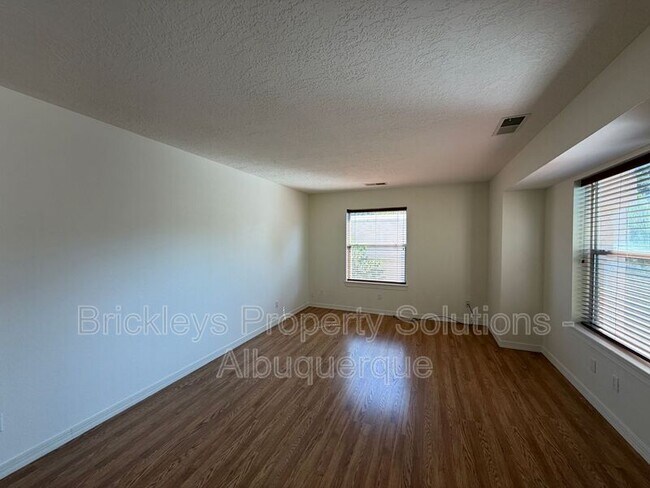 Building Photo - 6517 Glen Oak NE