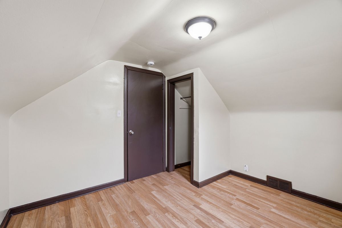 Building Photo - 414 18th St