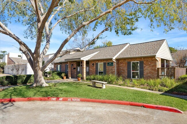 Building Photo - 5933 Woodway Place Ct