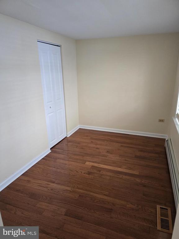 Building Photo - 7826 Bodkin View Dr