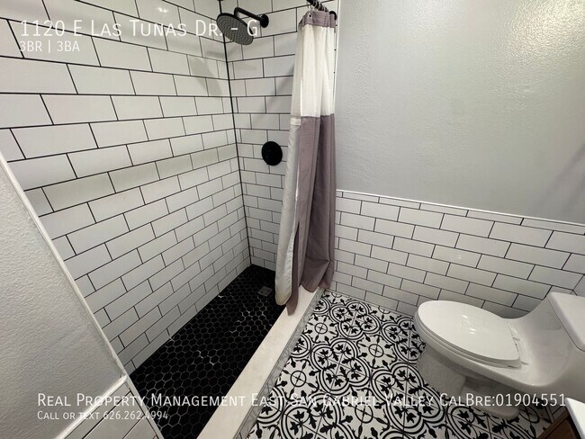 Building Photo - 1120 E Las Tunas Dr