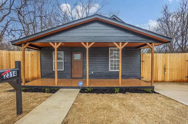 Primary Photo - 2314 Brooklyn Ave