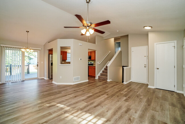 Building Photo - 565 Sharar Field Dr