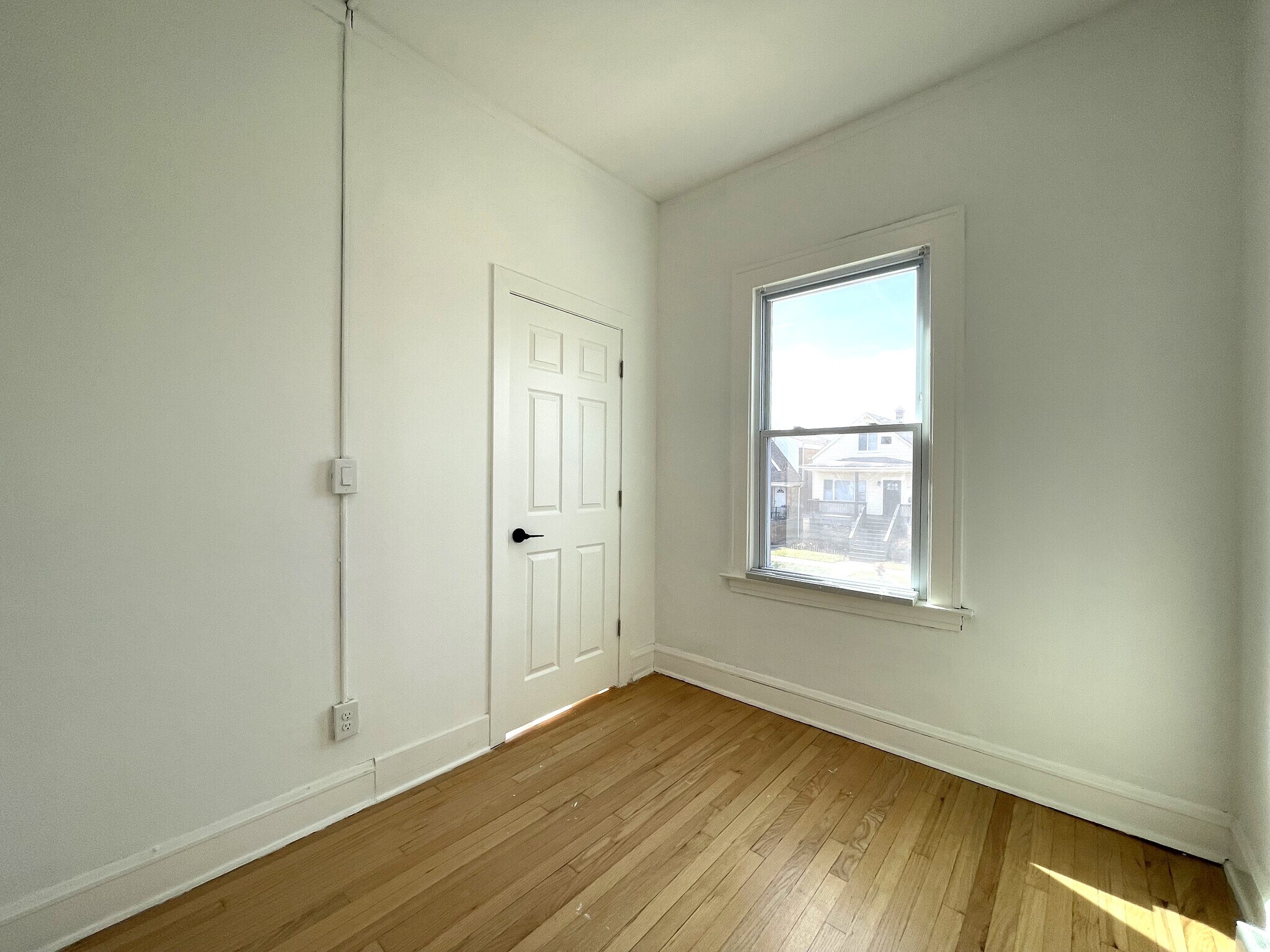 bedroom - 1321-2 East Ave