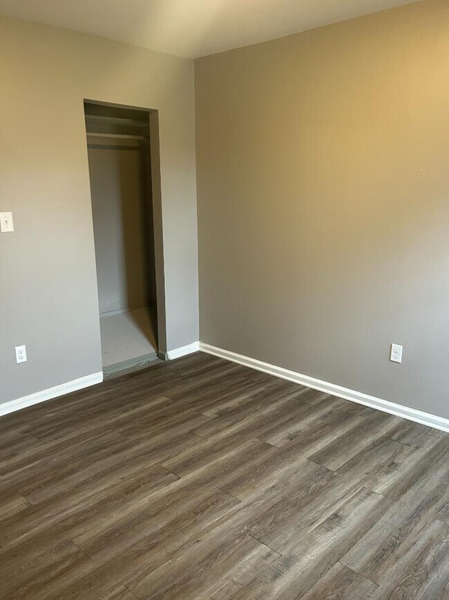 Building Photo - 1005 Bacon St