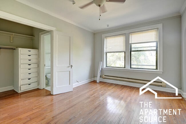 Building Photo - 4546 N Damen Ave