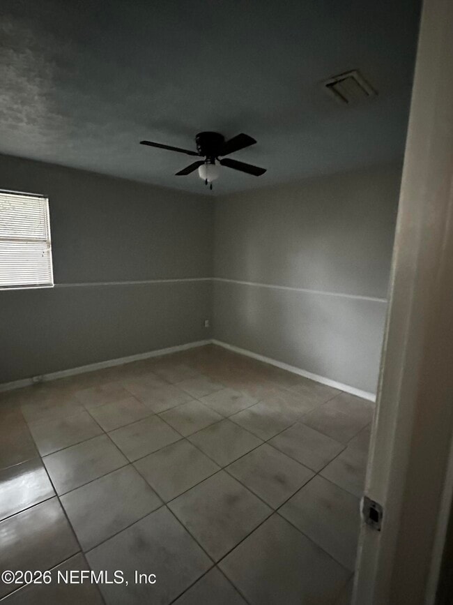 Building Photo - 577 Clermont Ave S