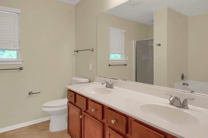 Building Photo - 2524 Laurel Cir NW