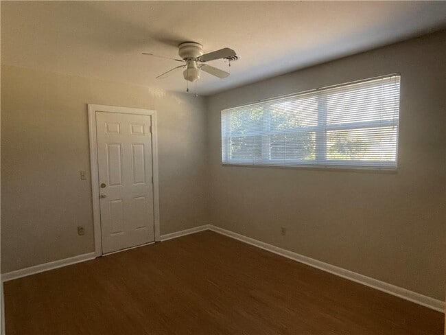 Building Photo - 205 Cater St