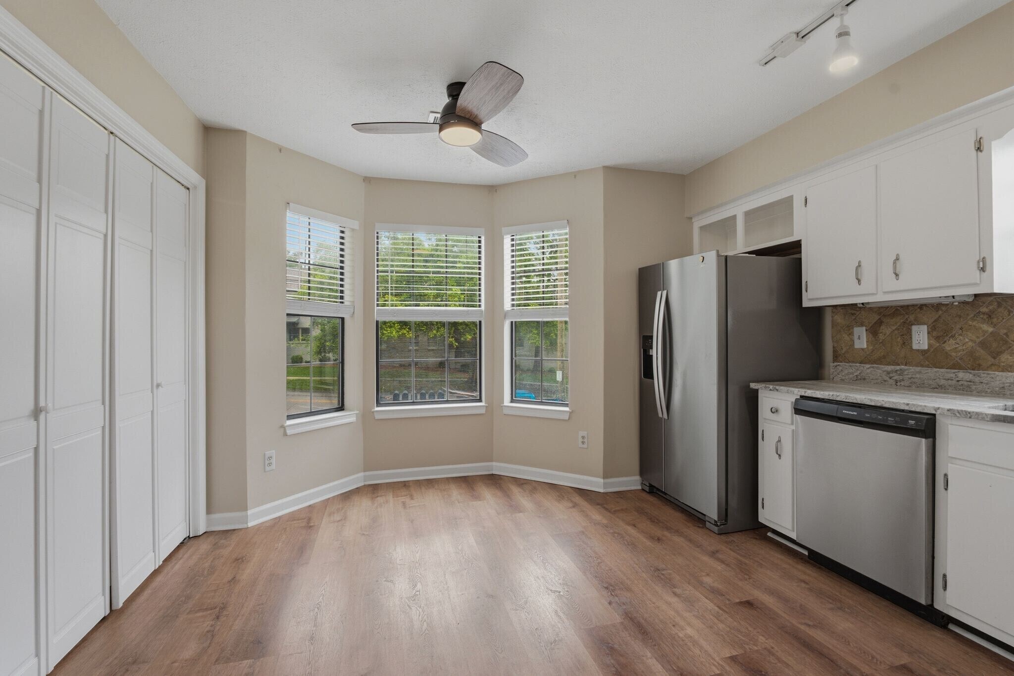 Building Photo - 515 Chesterfield Ave