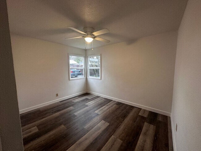 Building Photo - 141