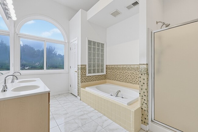 Building Photo - 3103 Maple Brook Rd