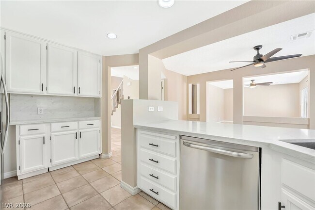 Building Photo - 966 Pack Saddle Ct