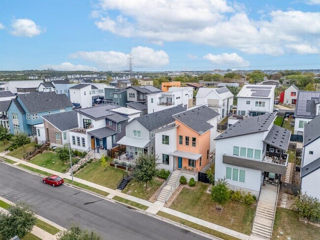 Building Photo - 6013 Florencia Ln