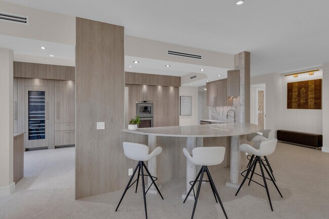 Building Photo - 7351 Promenade Dr
