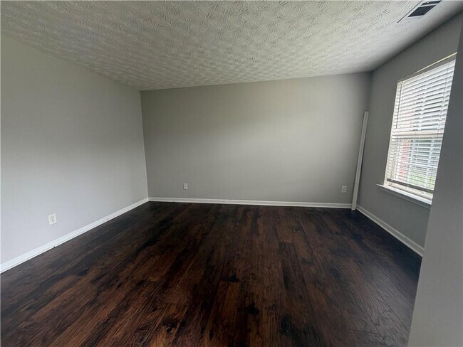 Building Photo - 3865 Crescent Walk Ln NE