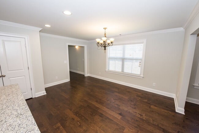 Building Photo - 2304 Snowshill Ln
