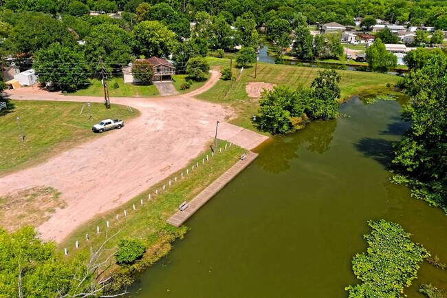 Building Photo - 9858 Arbor Oak