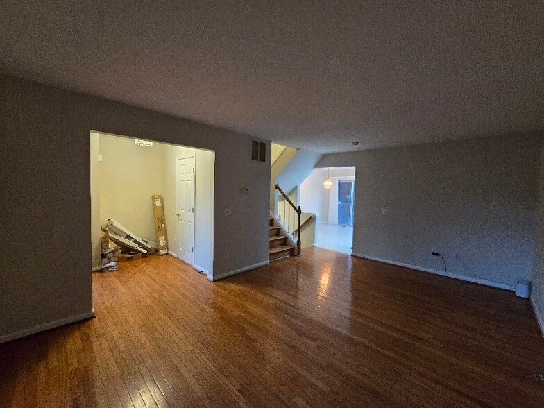 Building Photo - 16 Windbluff Ct