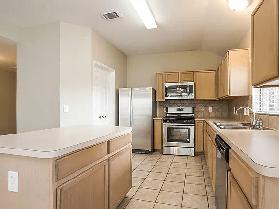 Building Photo - 6534 Bridgegate Dr