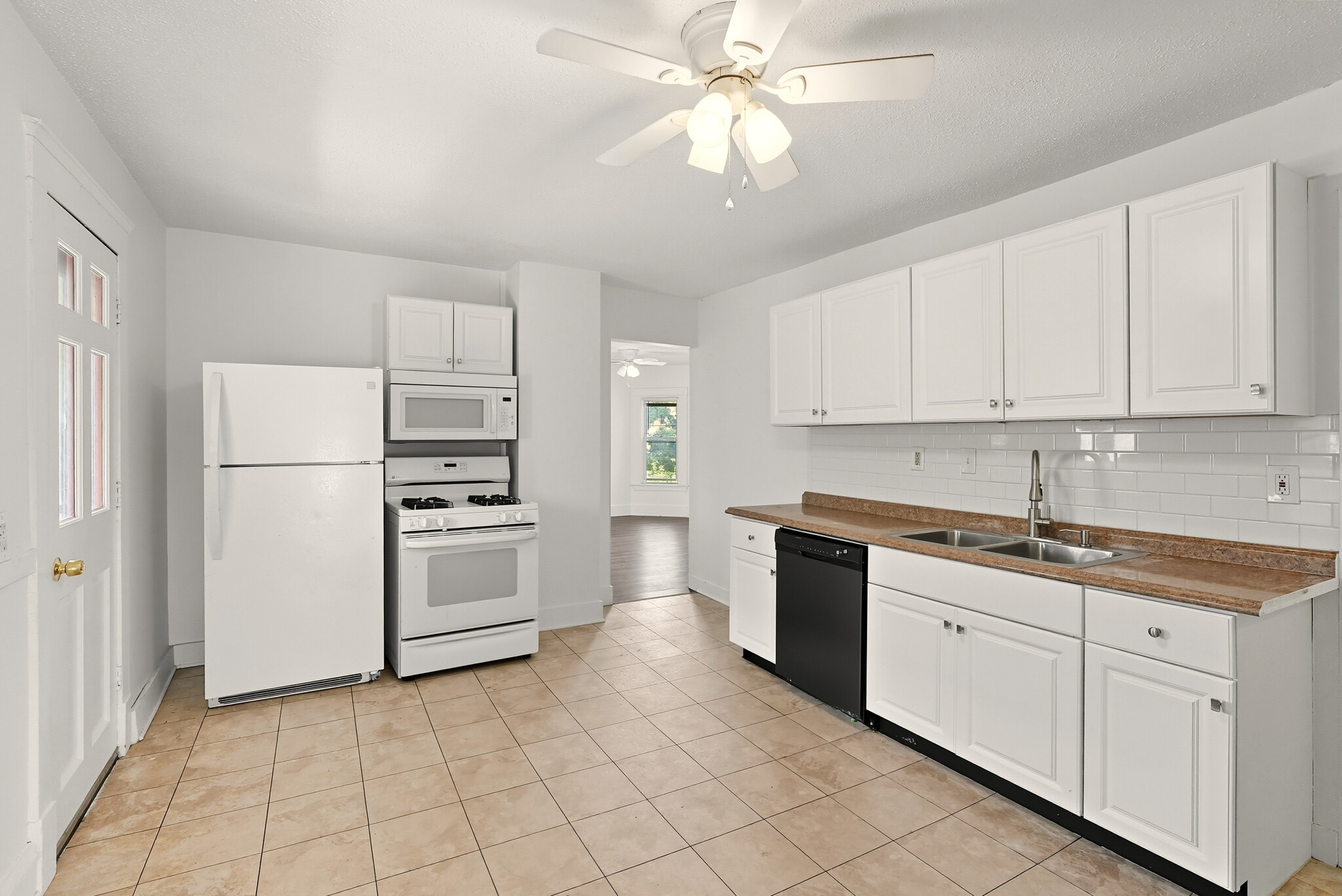 Building Photo - 1714 Castle Ave