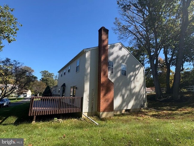 Building Photo - 902 Kirby Dr