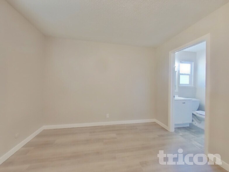 Building Photo - 1508 Crestview Dr