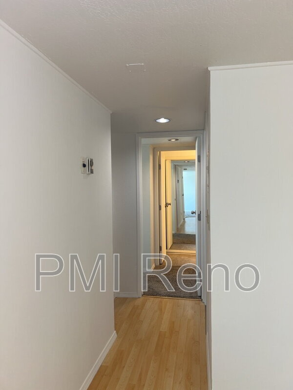 Building Photo - 2555 Clear Acre Ln