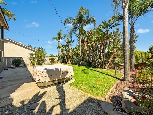 Building Photo - Bright & Spacious 3B/3BA Home with Communi...