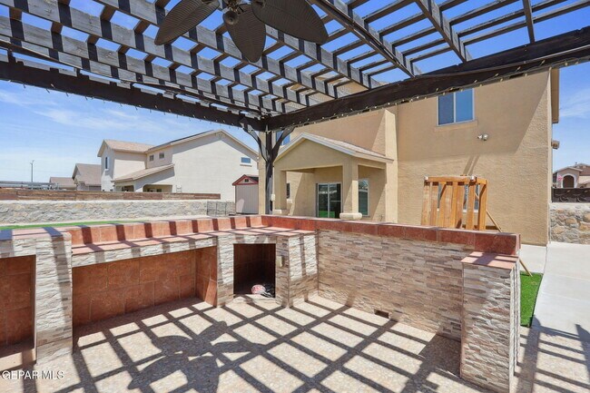 Building Photo - 14508 Shady River
