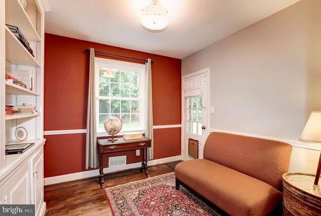 Building Photo - 5724 27th St NW