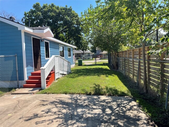 Building Photo - 2709 Terry St