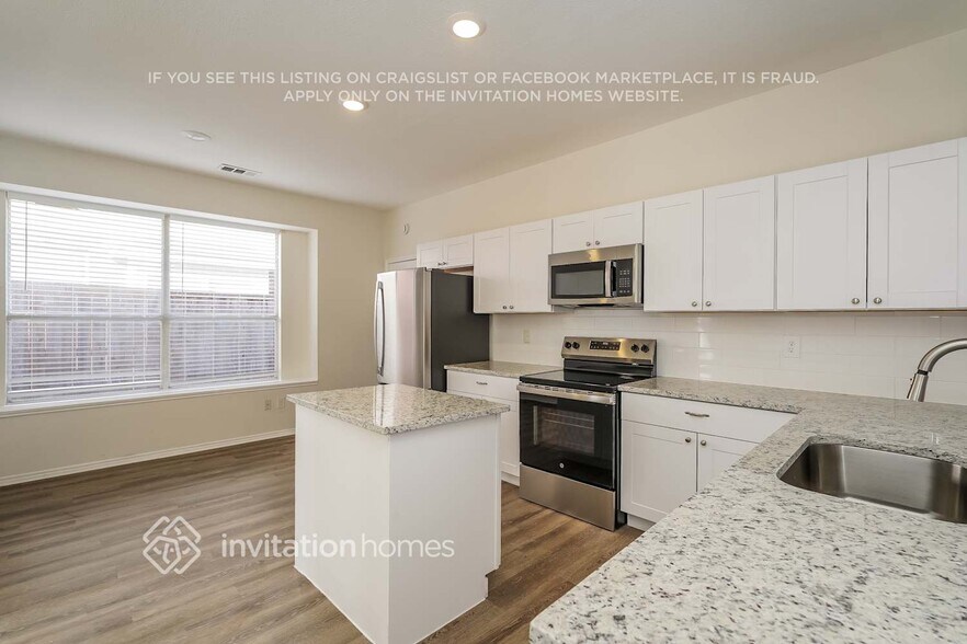 Building Photo - 817 Longleaf Dr