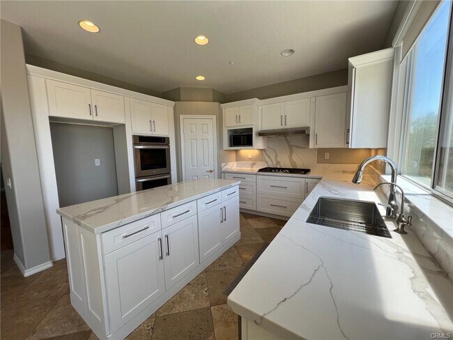 Building Photo - 20 Sunswept Mesa