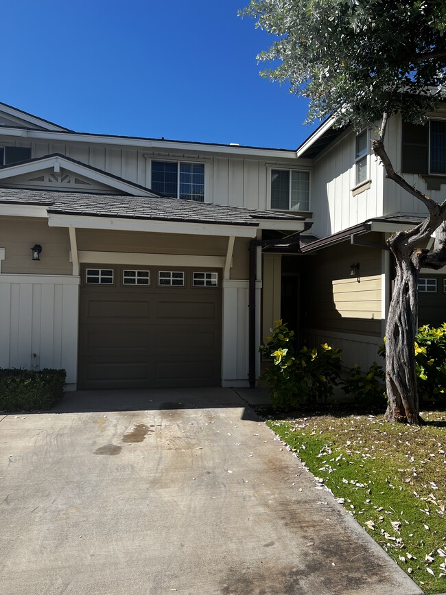 Garage - 92-1512 Aliinui Dr