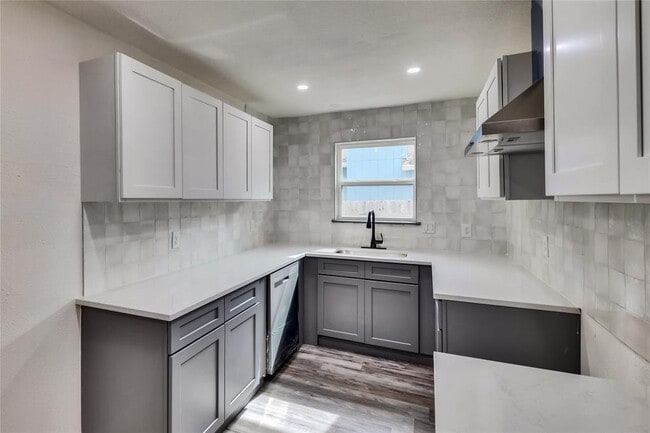 Building Photo - 6807 Trendal Ln